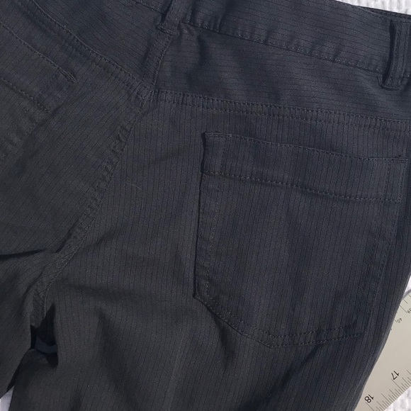 Mexx Pinstripe Pants, Sz6.                     PO1 - Picture 6 of 13